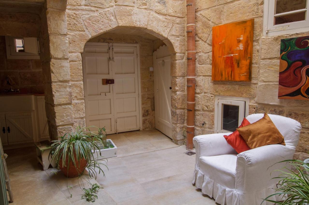Town House Steeped In History Villa Rabat Bagian luar foto