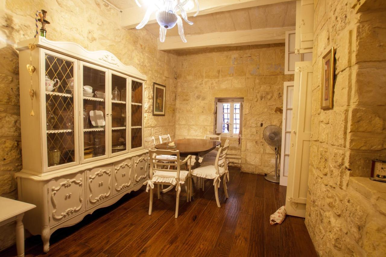 Town House Steeped In History Villa Rabat Bagian luar foto