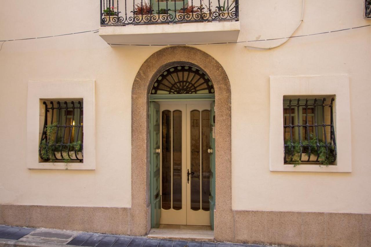 Town House Steeped In History Villa Rabat Bagian luar foto
