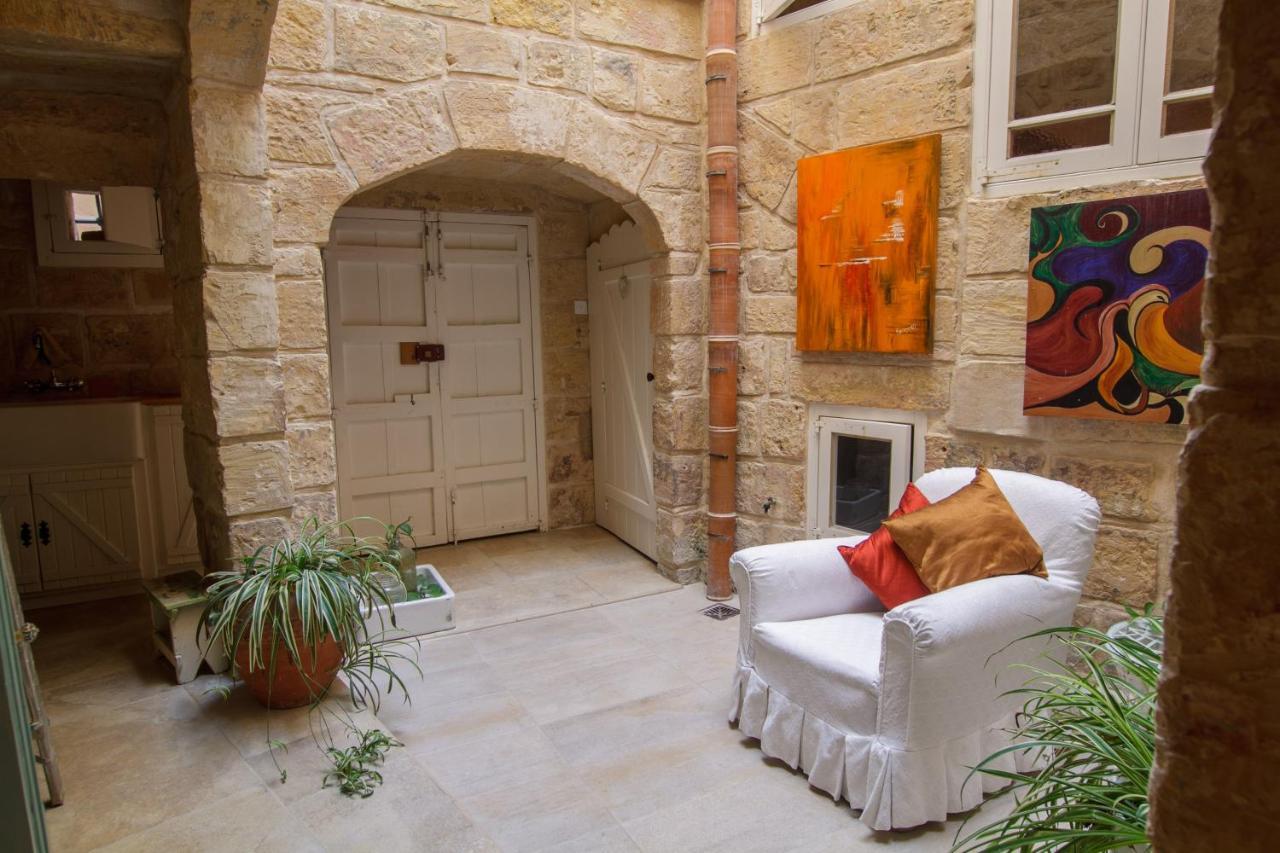 Town House Steeped In History Villa Rabat Bagian luar foto