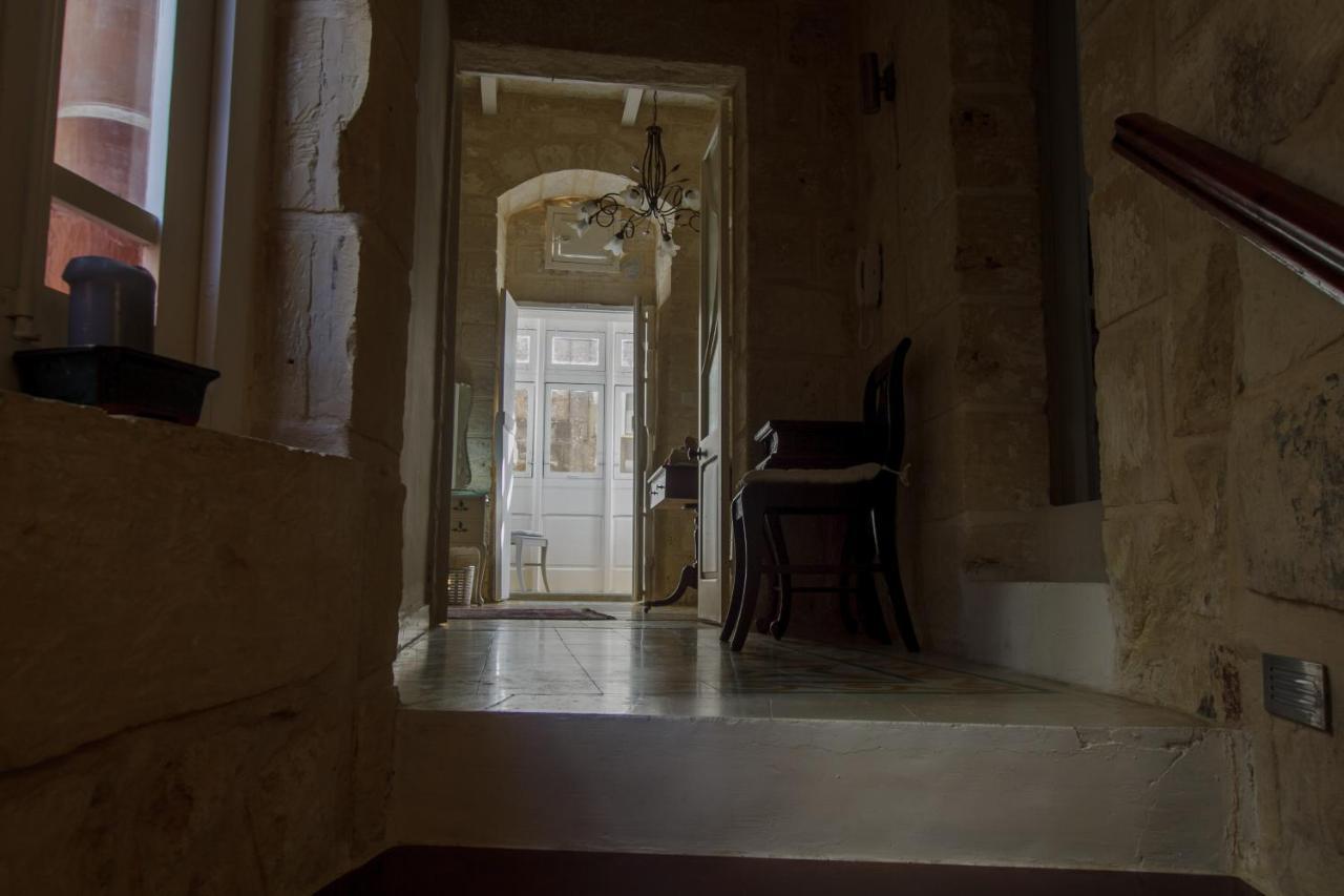 Town House Steeped In History Villa Rabat Bagian luar foto