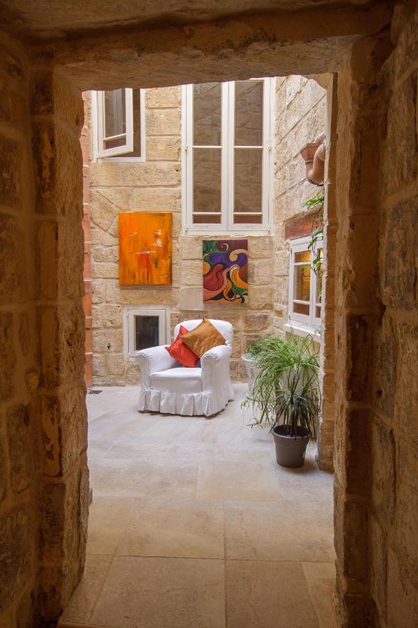 Town House Steeped In History Villa Rabat Bagian luar foto