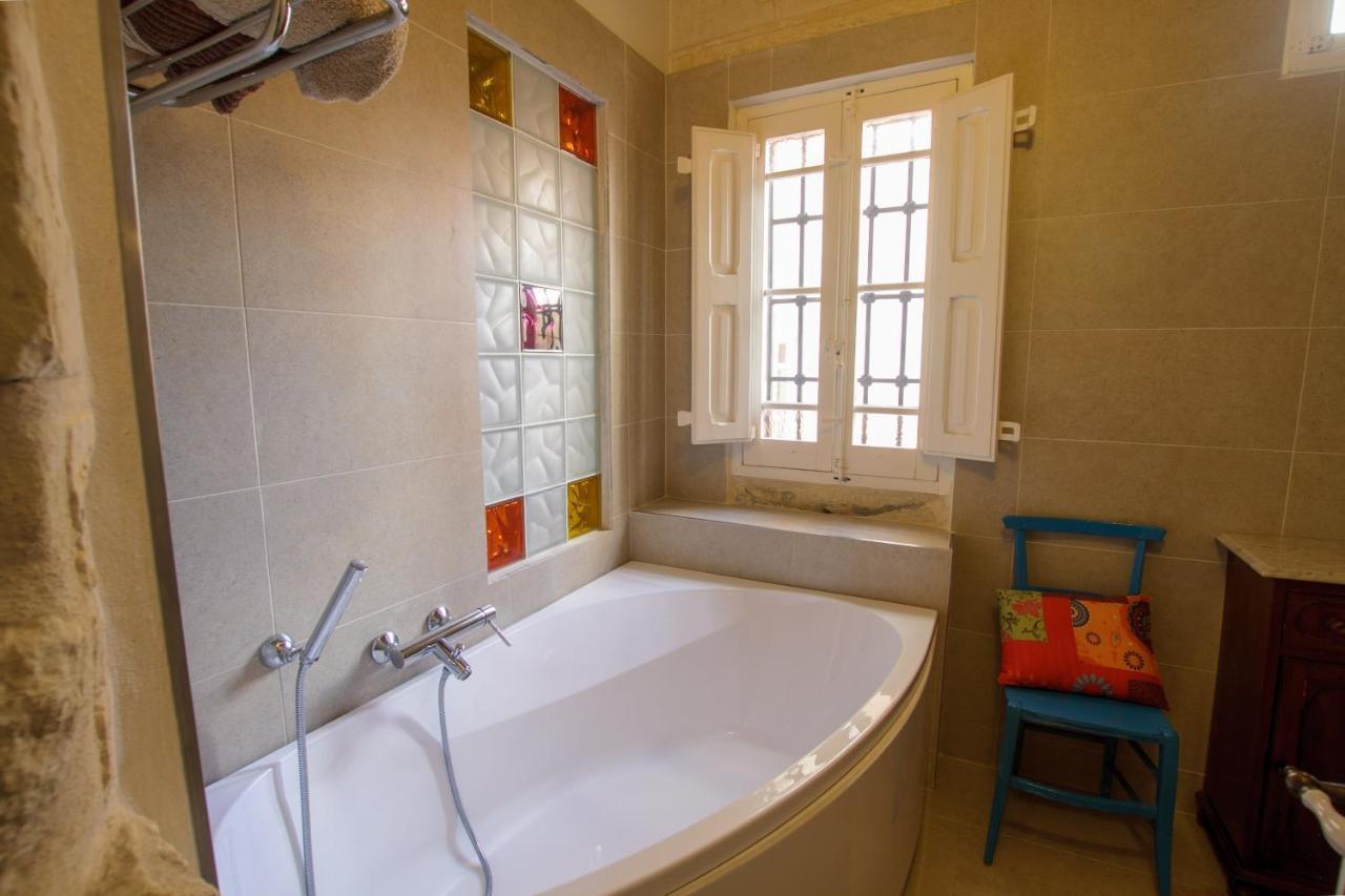 Town House Steeped In History Villa Rabat Bagian luar foto